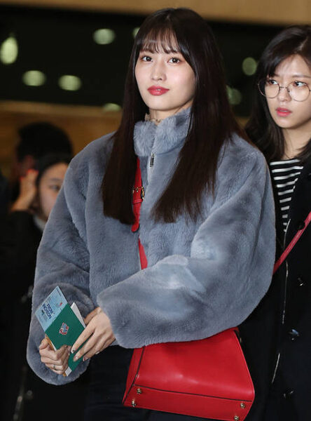 TWICE(トゥワイス)モモの私服！着用してるスウェットのブランドはどこ？